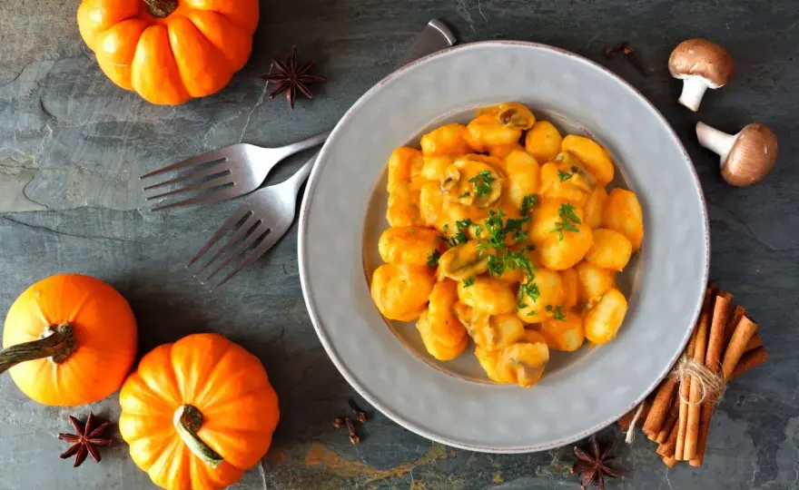 Gnocchi z sosem dyniowym fit - kremowy obiad po treningu!