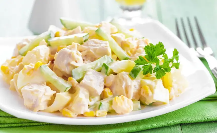 Sos do sałatki z kurczakiem - 5 fit przepisów i porady!