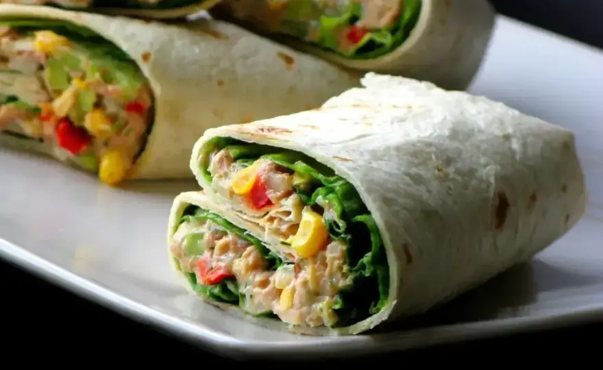 Tortilla z tuńczykiem fit - szybki wrap na lunch i po treningu