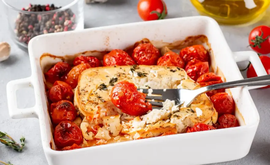 Makaron z fetą i pomidorkami w wersji fit - prosty przepis