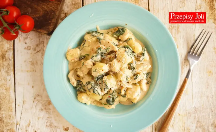 Gnocchi z kurczakiem i szpinakiem - fit obiad w 25 minut!
